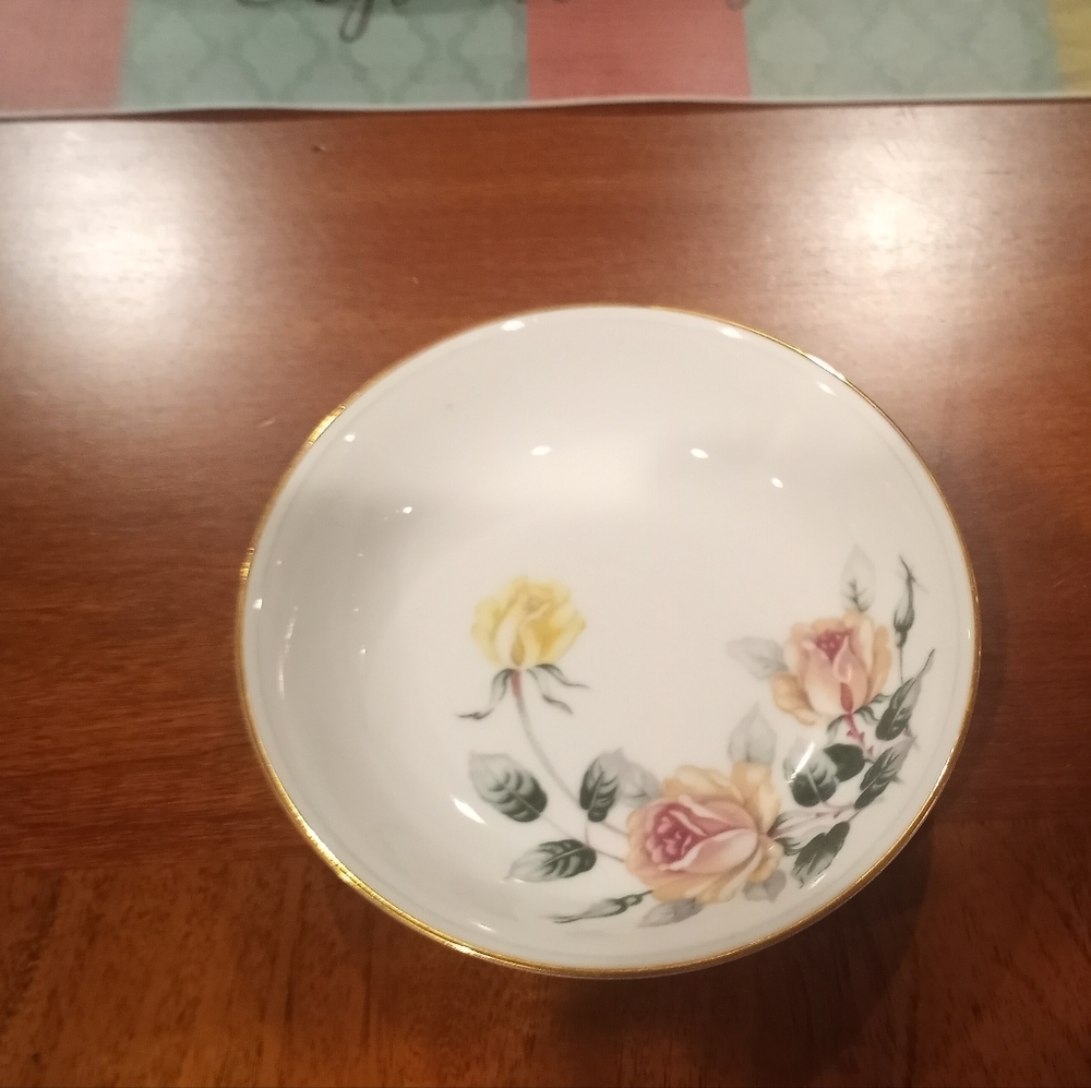 Kent Gold rim China Antique dessert plates, set of 6